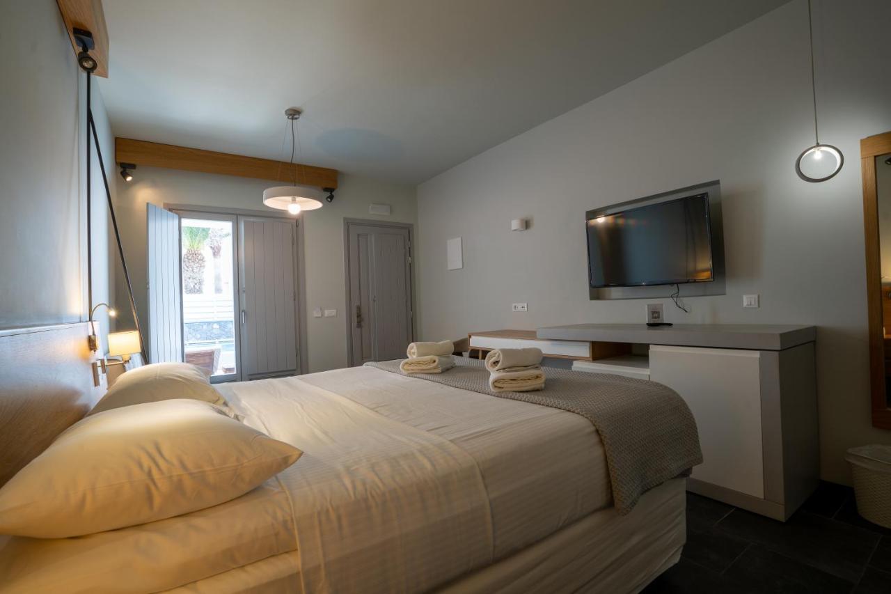 Meltemi Excelsior Suites Perissa  Exteriör bild